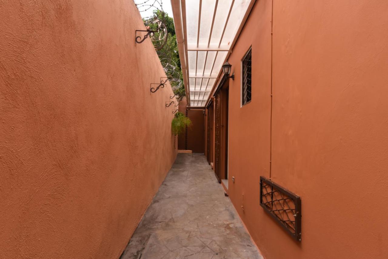 Ph 19 Guesthouse Hotel In Gazcue Saint-Domingue Extérieur photo