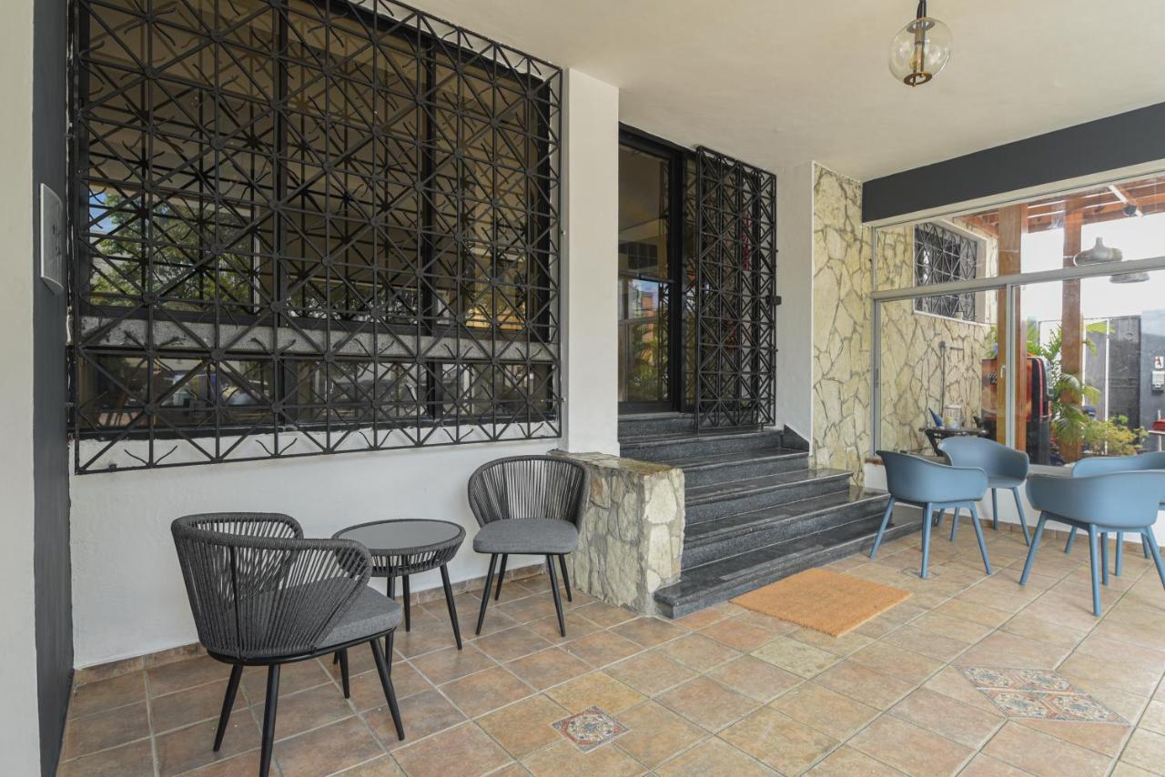 Ph 19 Guesthouse Hotel In Gazcue Saint-Domingue Extérieur photo